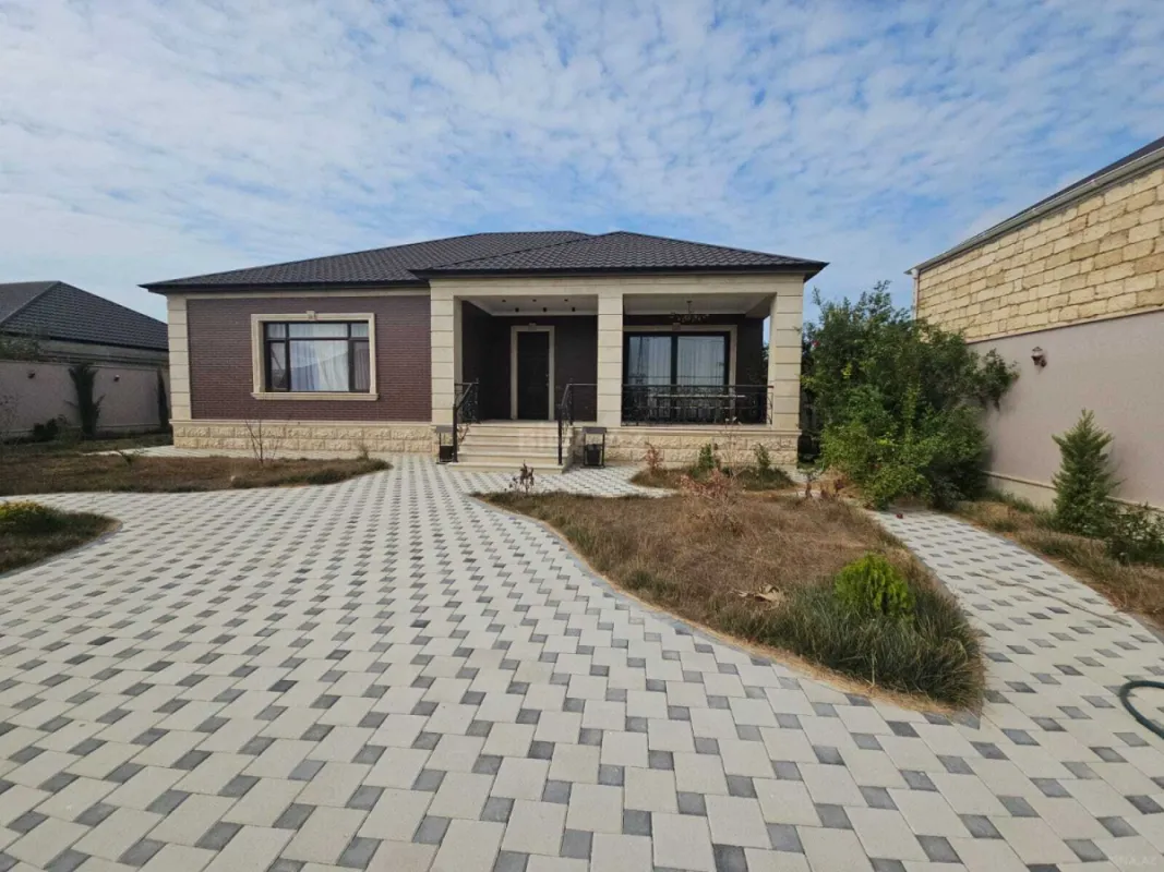 Satılır 5 otaqlı həyət evi 260 m²