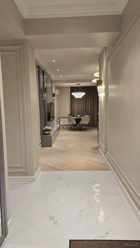 Kirayə verilir 2 otaqlı mənzil 97 m²