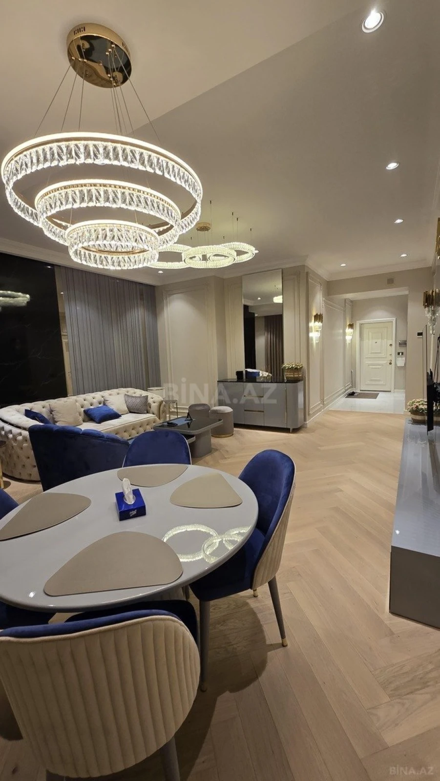 Kirayə verilir 2 otaqlı mənzil 97 m²