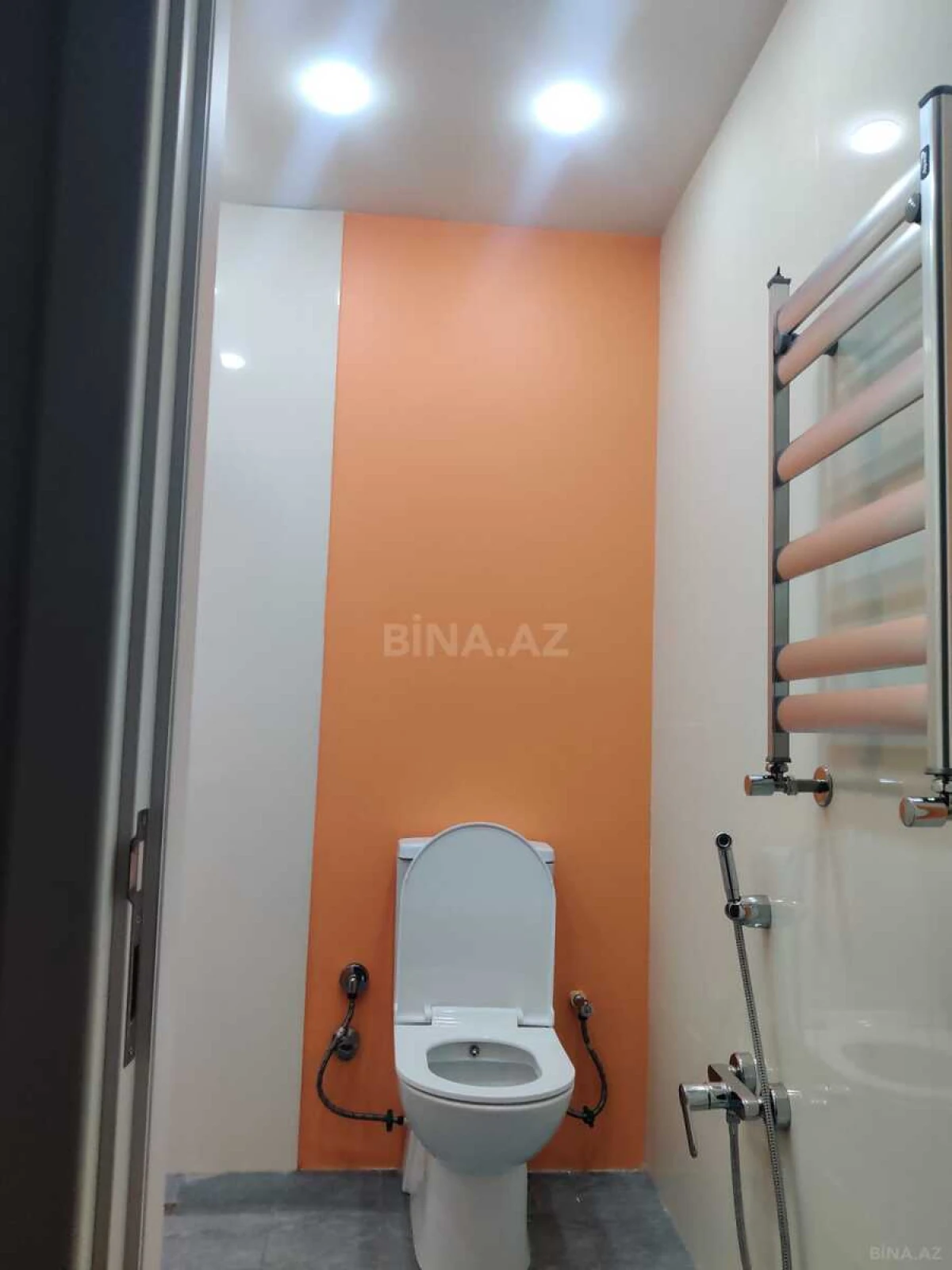 Satılır 4 otaqlı mənzil 139 m²