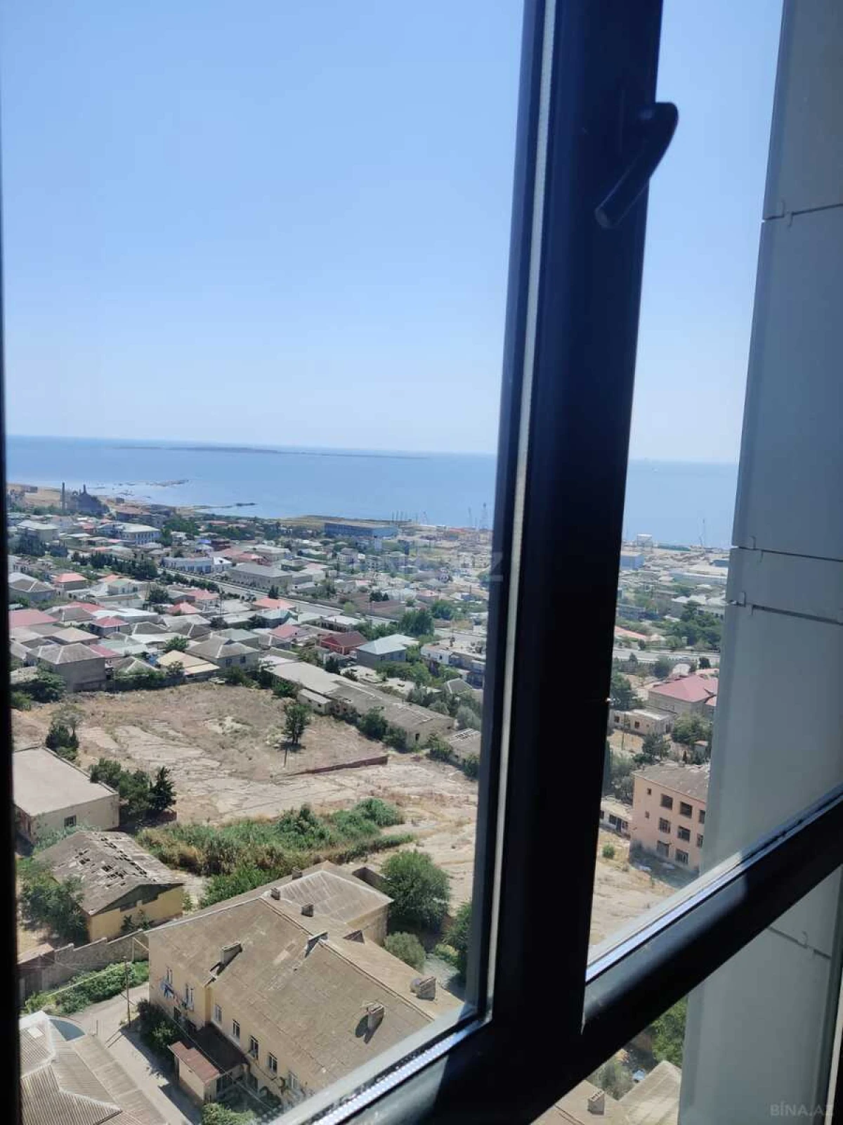 Satılır 4 otaqlı mənzil 139 m²