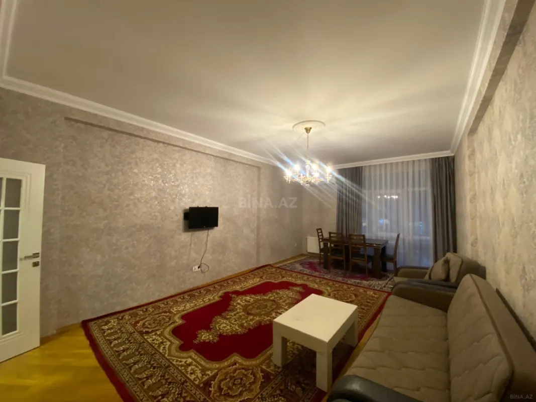 Kirayə verilir 2 otaqlı mənzil 120 m²