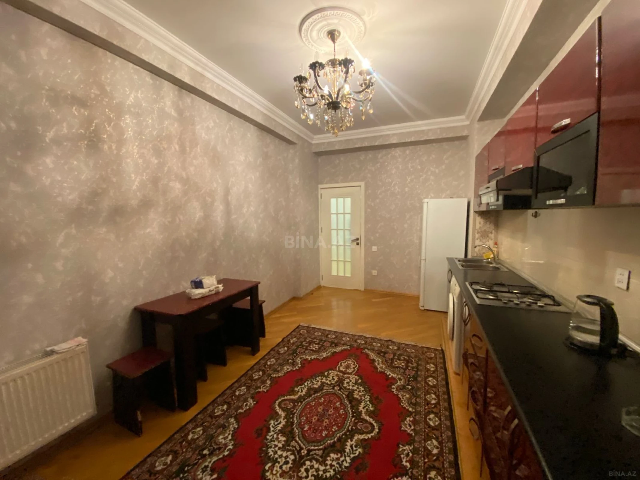 Kirayə verilir 2 otaqlı mənzil 120 m²