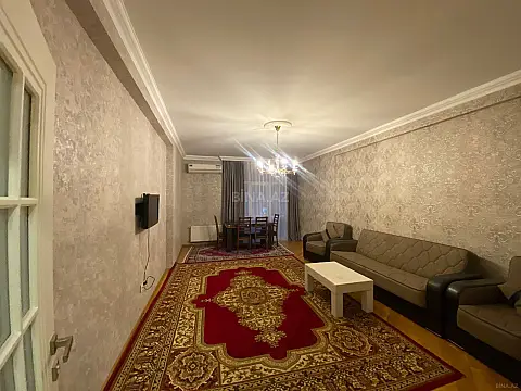 Kirayə verilir 2 otaqlı mənzil 120 m²
