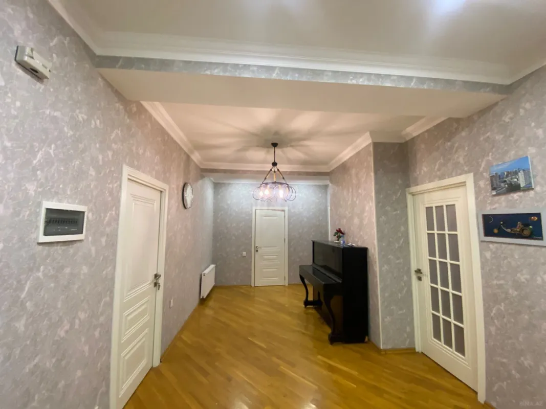 Kirayə verilir 2 otaqlı mənzil 120 m²