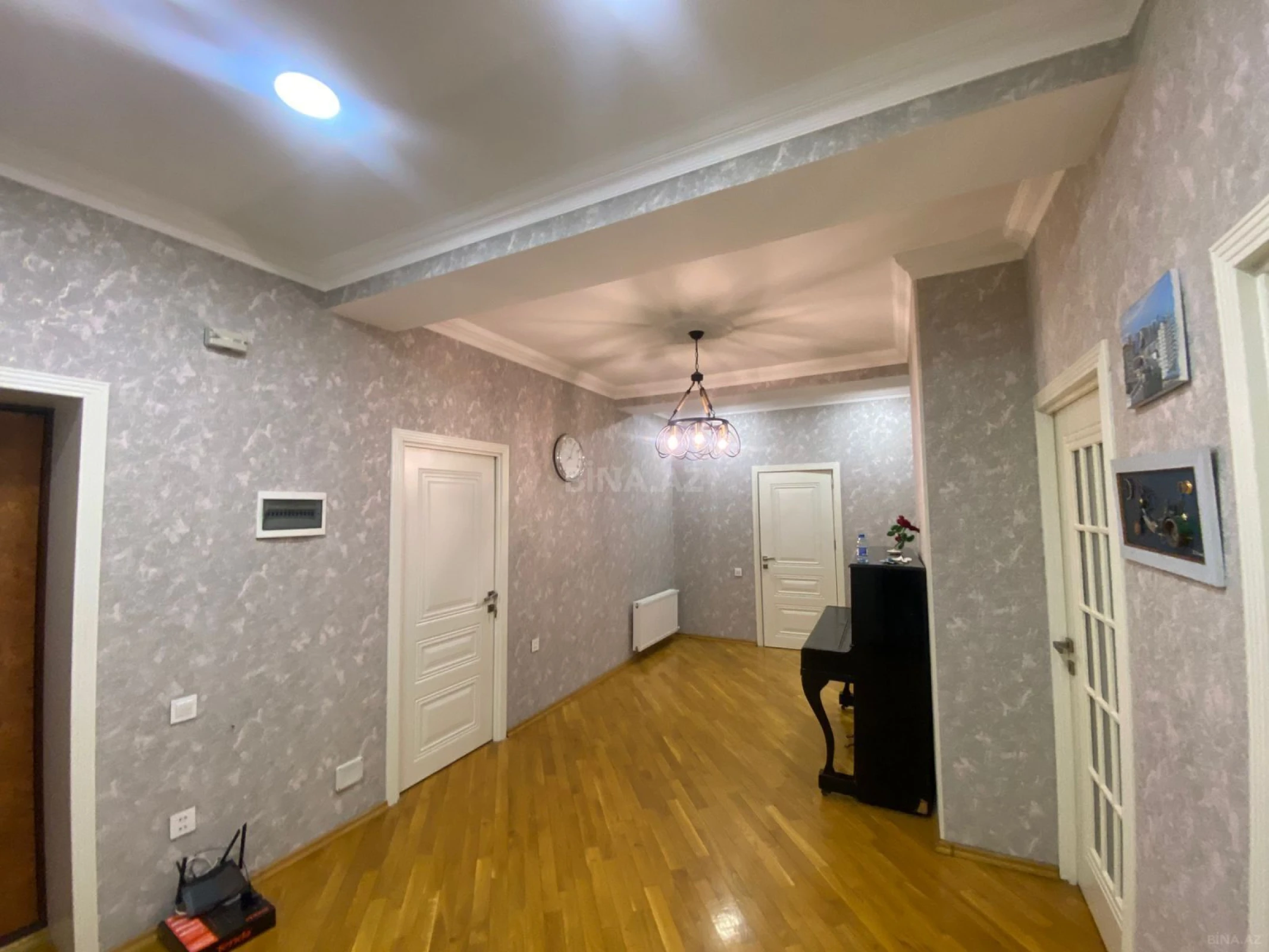 Kirayə verilir 2 otaqlı mənzil 120 m²