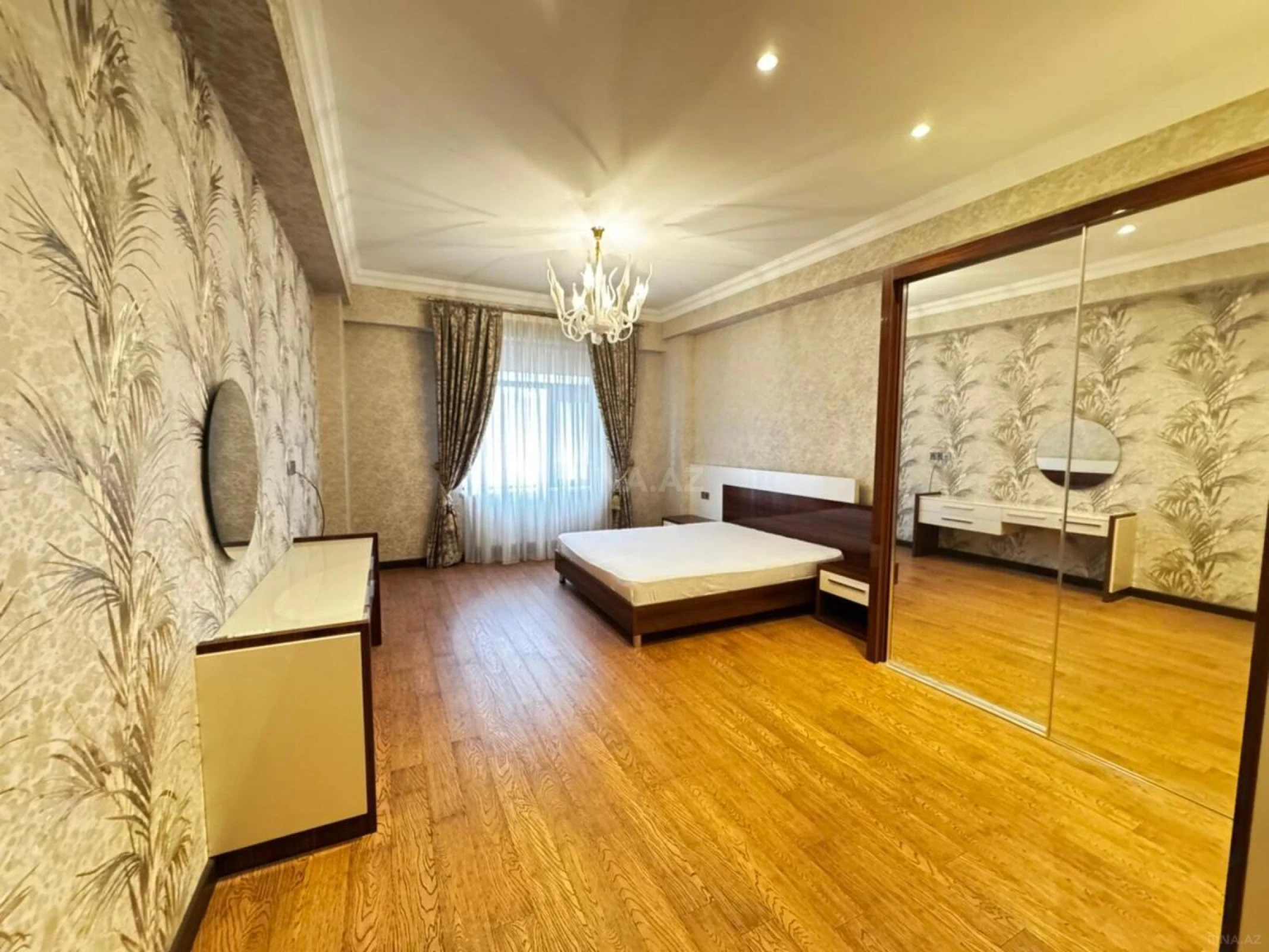 Kirayə verilir 3 otaqlı mənzil 165 m²