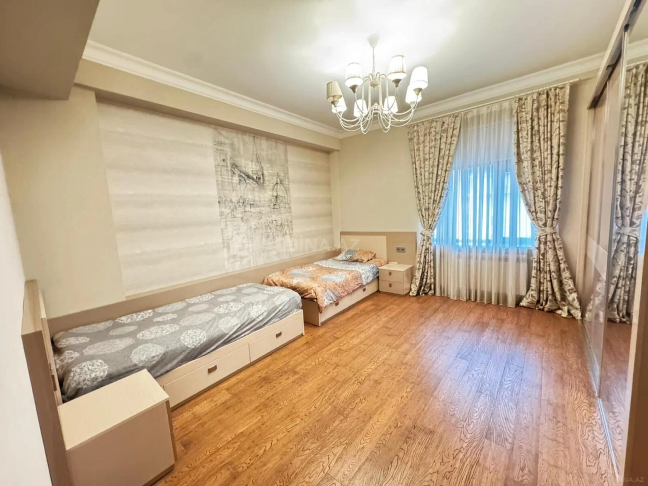Kirayə verilir 3 otaqlı mənzil 165 m²