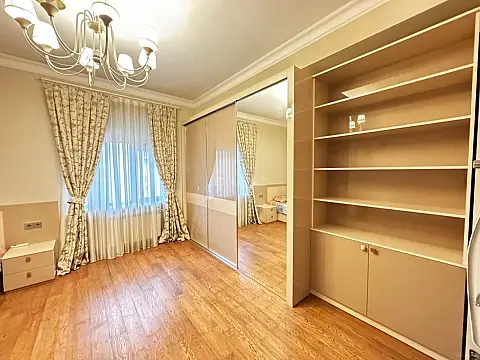 Kirayə verilir 3 otaqlı mənzil 165 m²