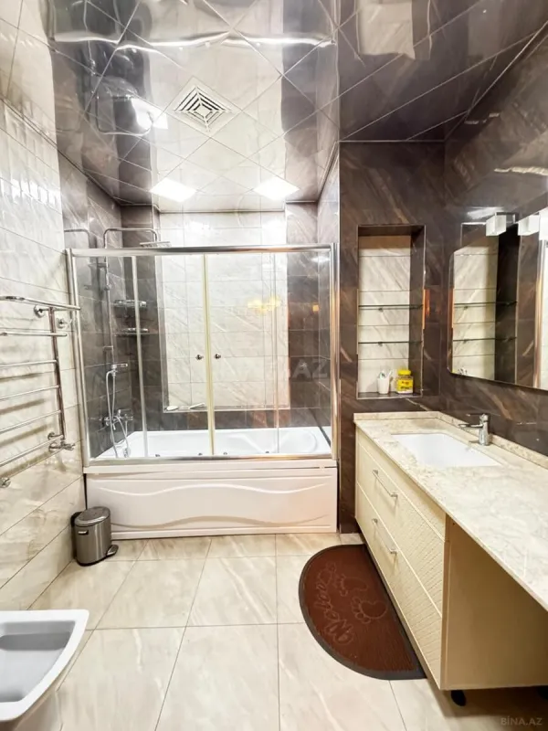 Kirayə verilir 3 otaqlı mənzil 165 m²