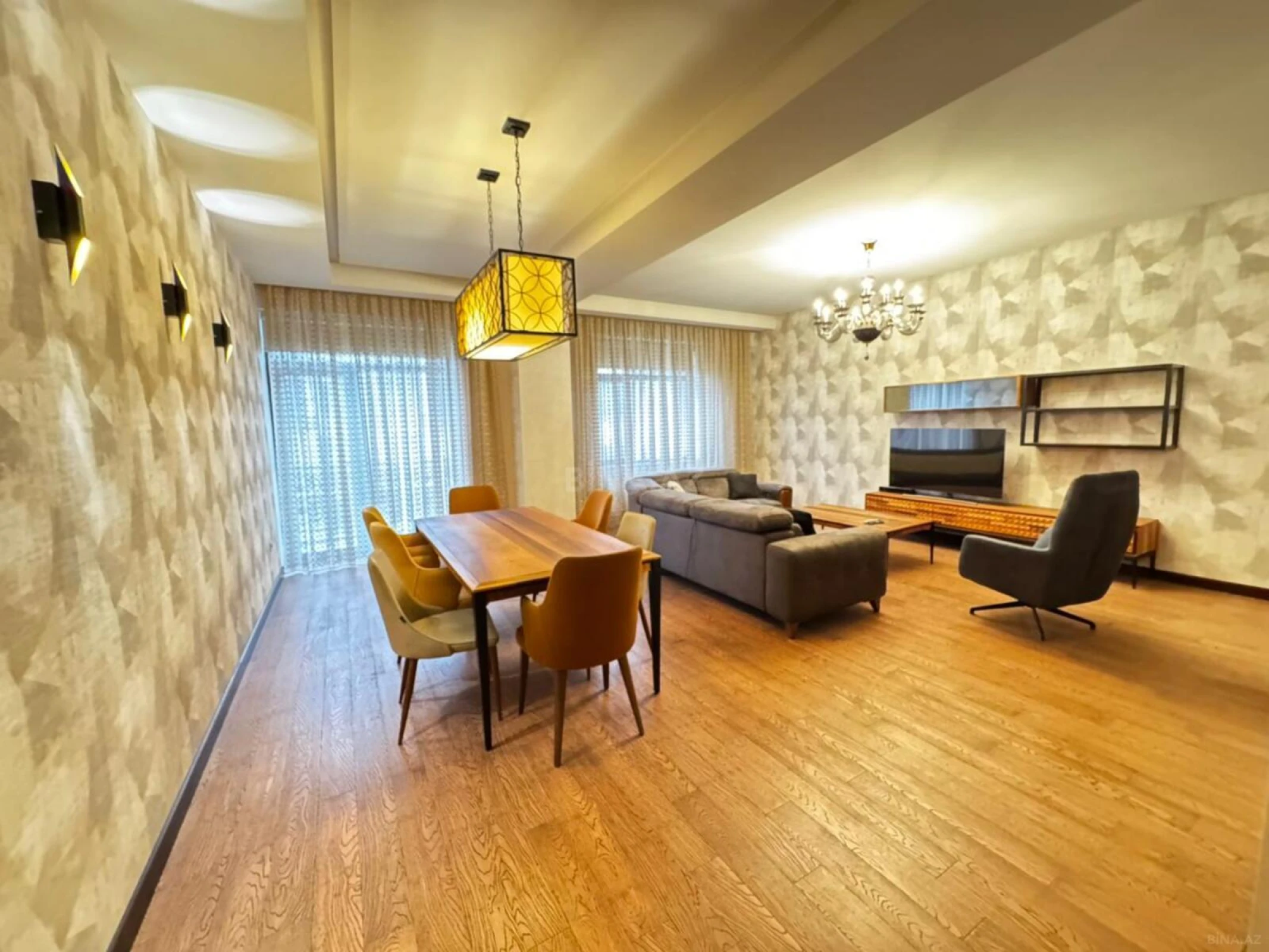 Kirayə verilir 3 otaqlı mənzil 165 m²