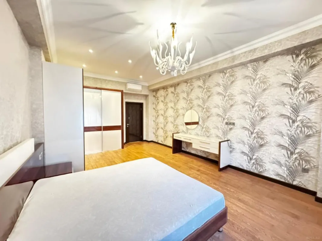 Kirayə verilir 3 otaqlı mənzil 165 m²