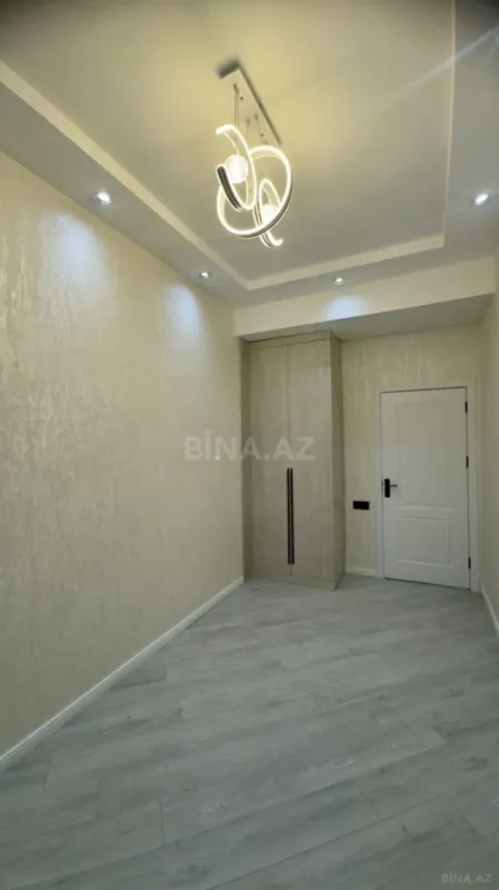 Satılır 4 otaqlı mənzil 112 m²