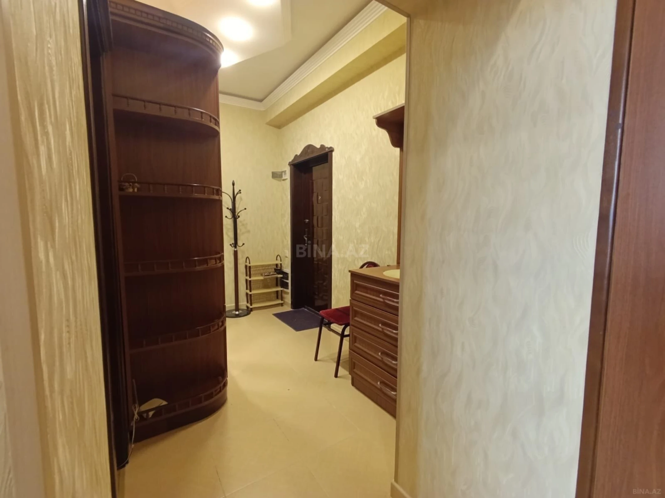 Satılır 1 otaqlı mənzil 60 m²
