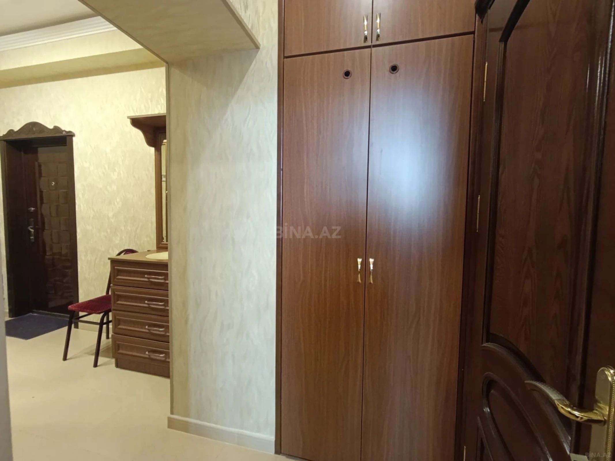 Satılır 1 otaqlı mənzil 60 m²