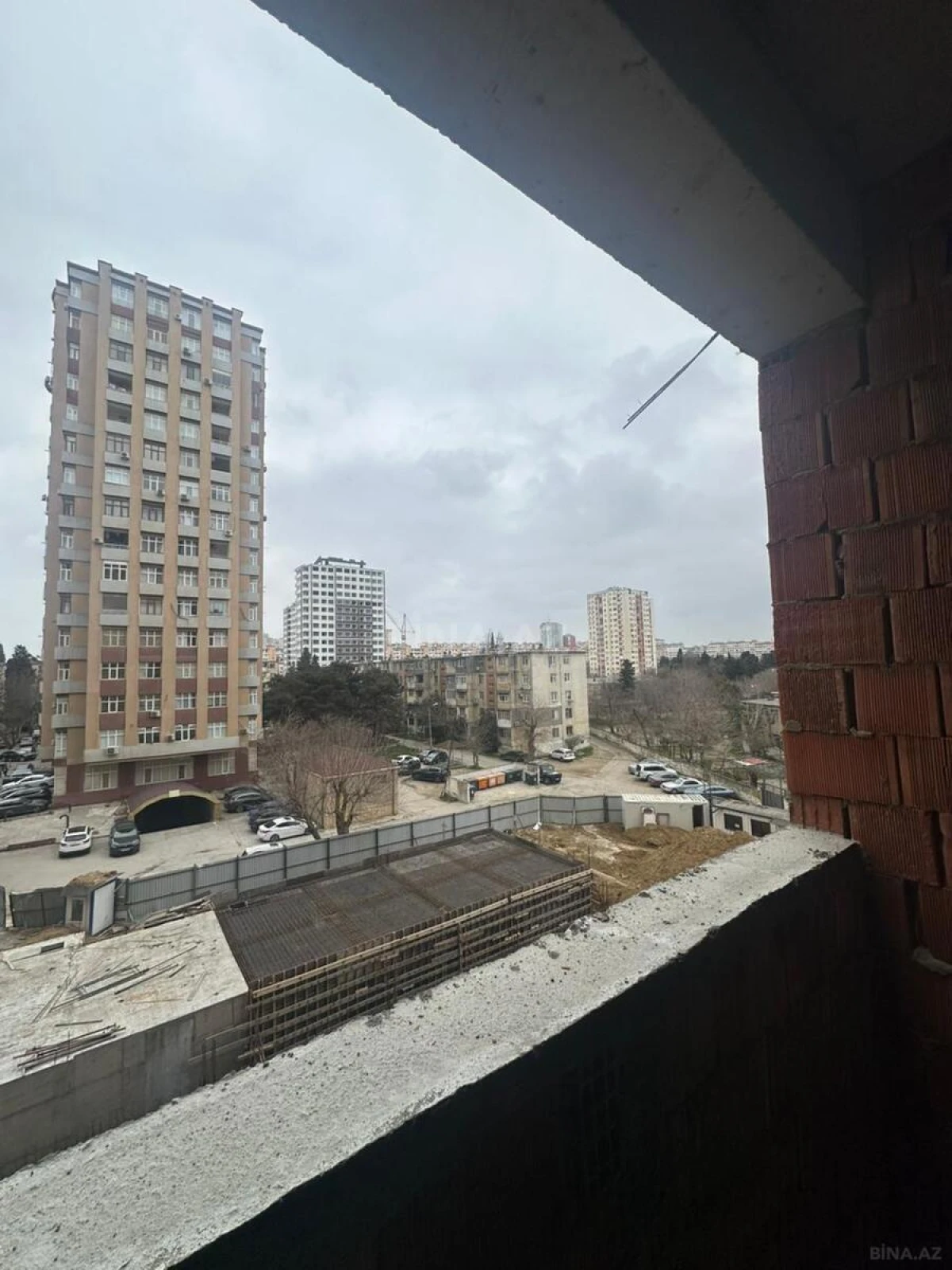 Satılır 3 otaqlı mənzil 126 m²