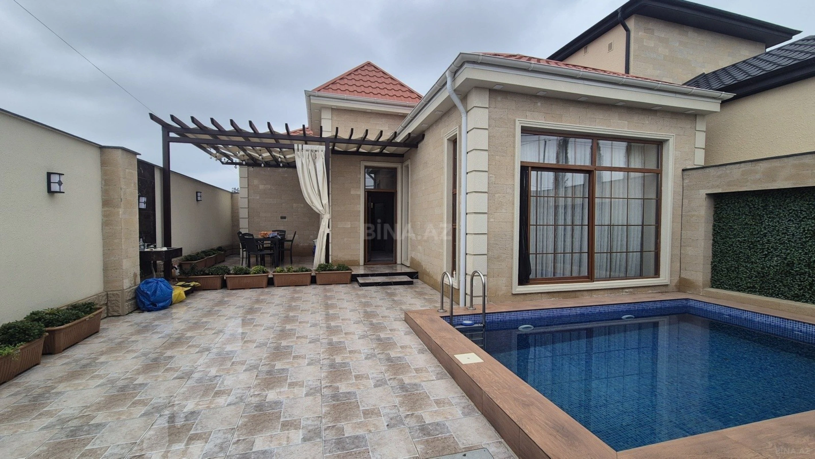 Satılır 3 otaqlı həyət evi 100 m²