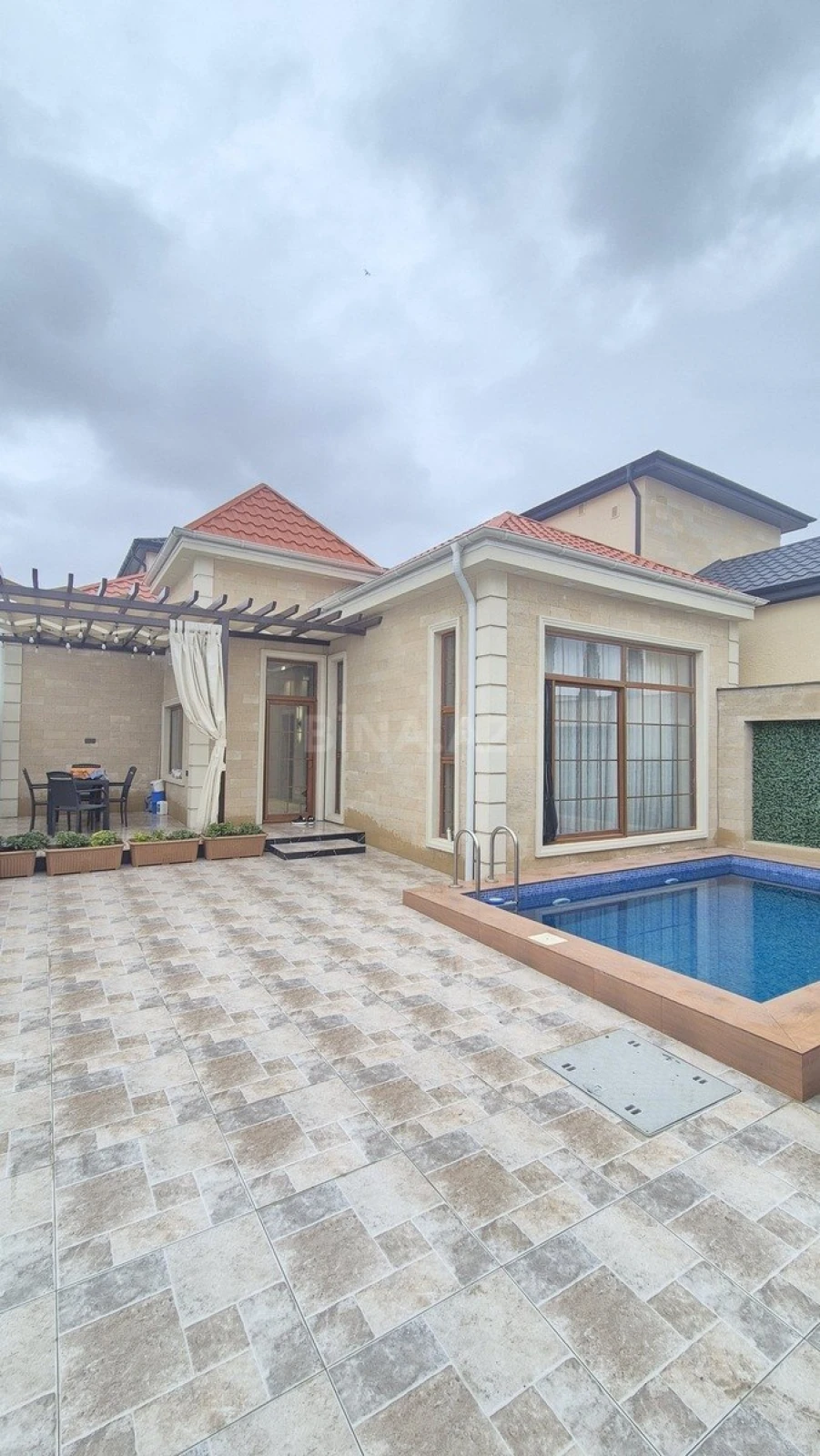 Satılır 3 otaqlı həyət evi 100 m²