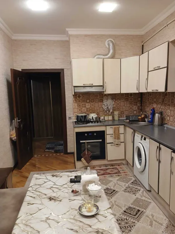 Satılır 2 otaqlı mənzil 78 m²