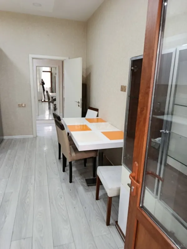 Kirayə verilir 3 otaqlı mənzil 110 m²