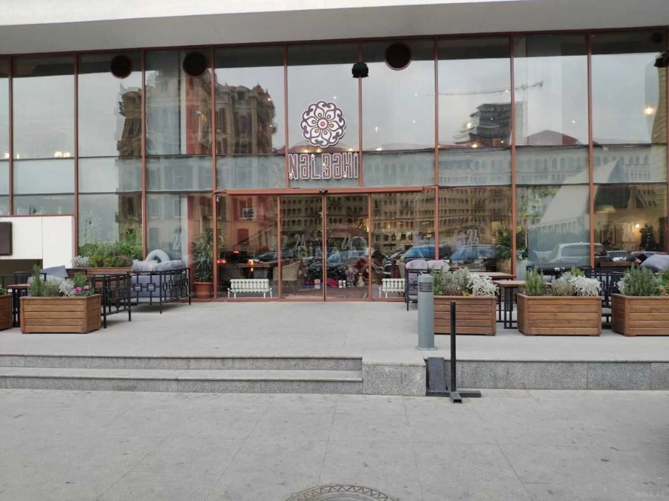 Kirayə verilir 2 otaqlı mənzil 73 m²