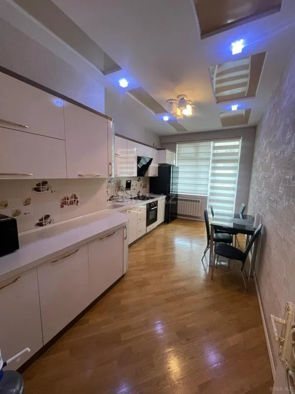 Kirayə verilir 2 otaqlı mənzil 86 m²