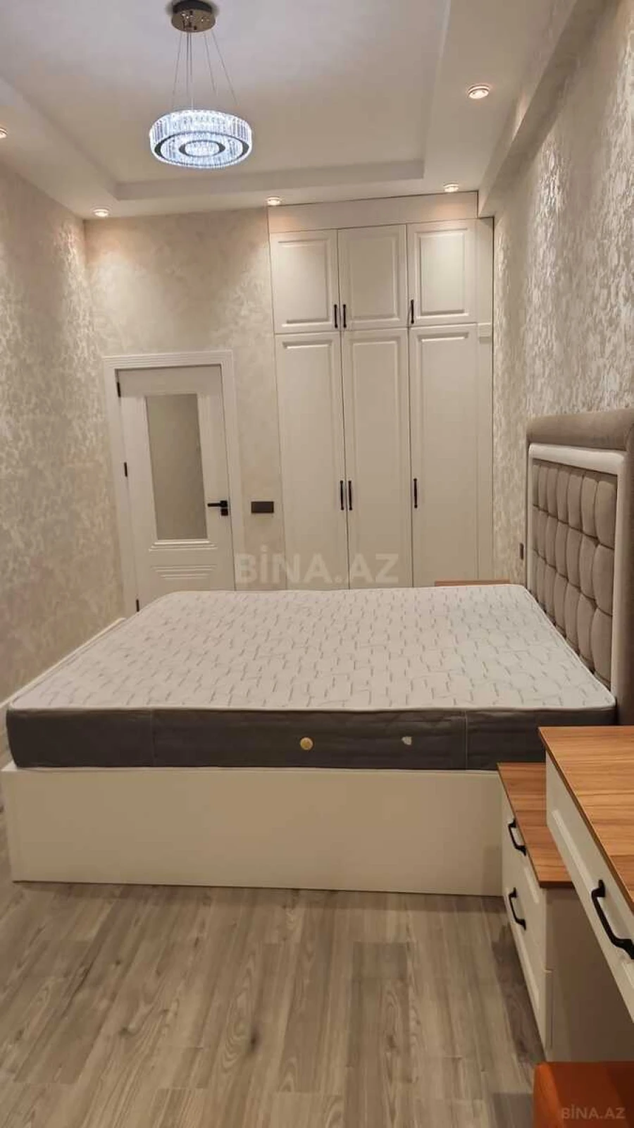 Kirayə verilir 2 otaqlı mənzil 75 m²
