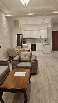 Kirayə verilir 2 otaqlı mənzil 75 m²