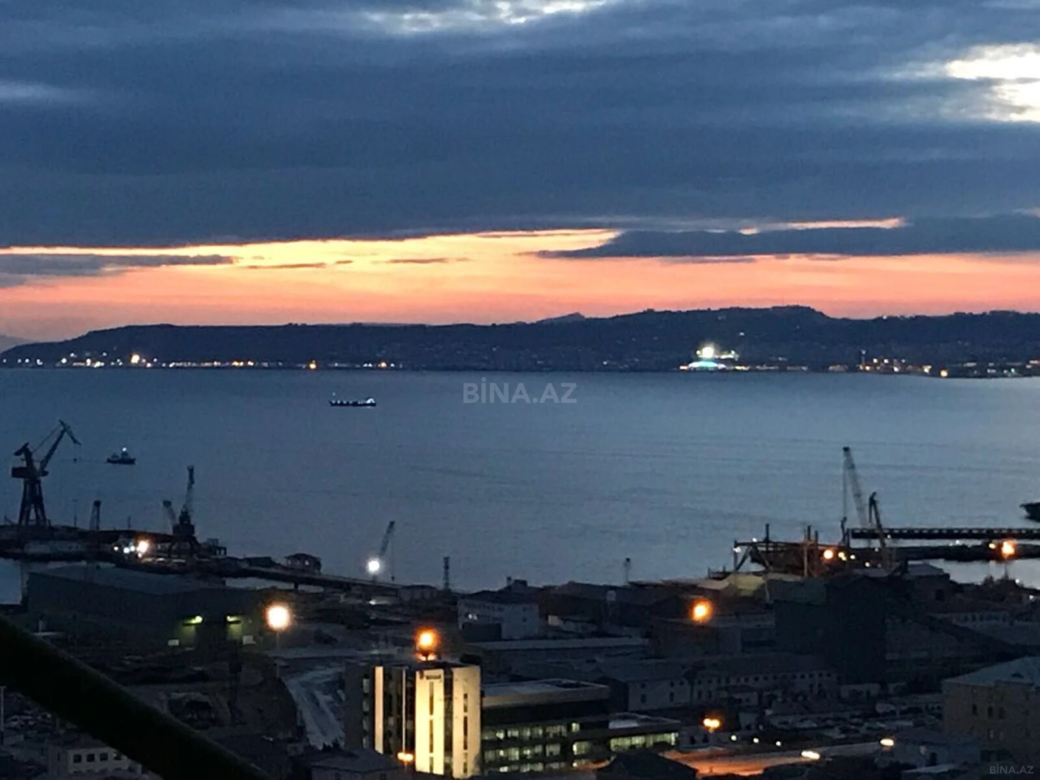 Satılır 2 otaqlı mənzil 80 m²