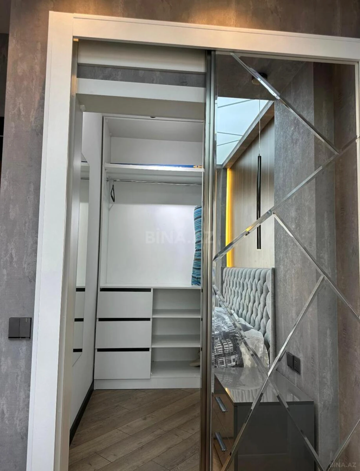 Satılır 2 otaqlı mənzil 80 m²