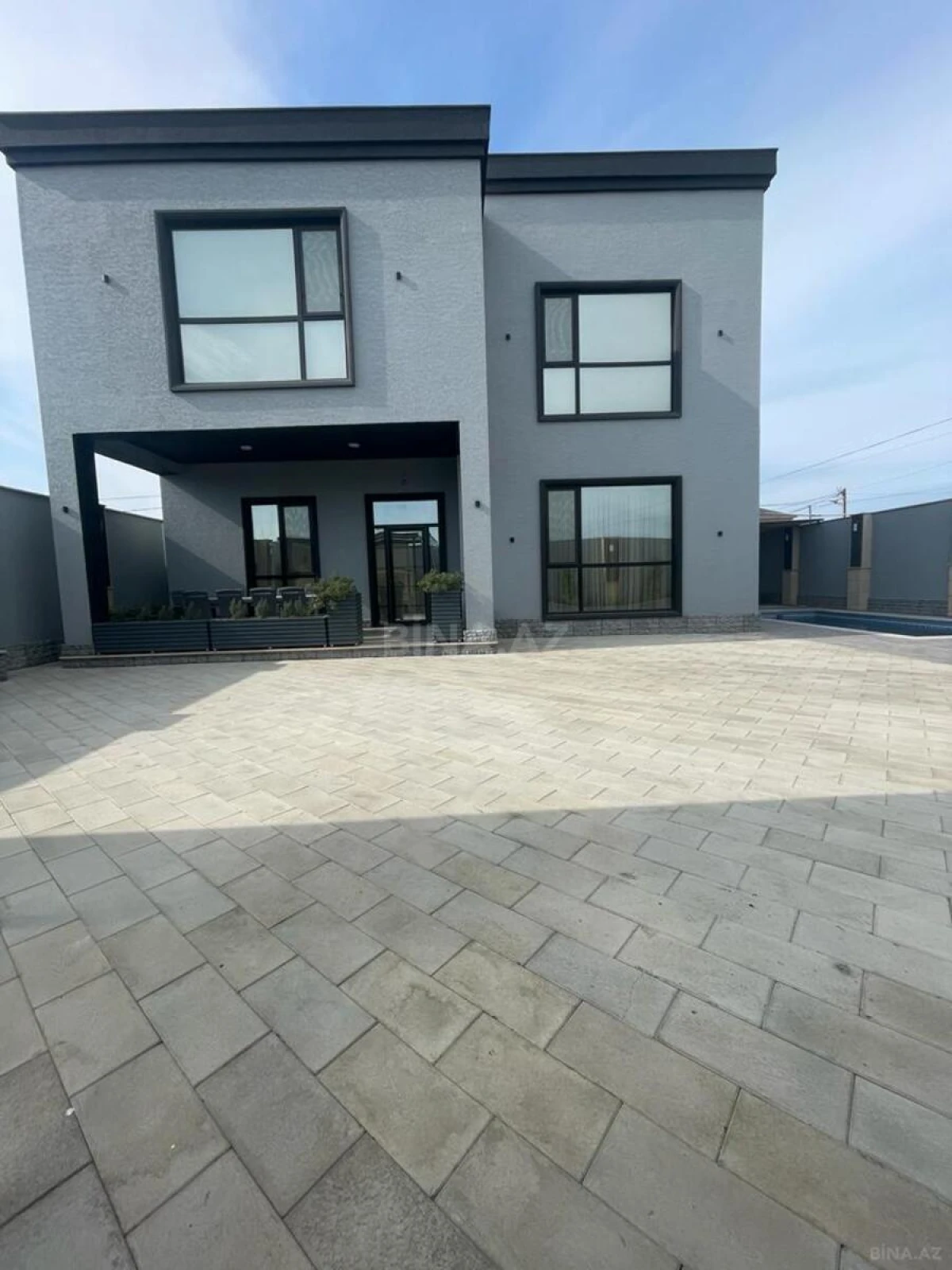 Kirayə verilir 5 otaqlı həyət evi 220 m²