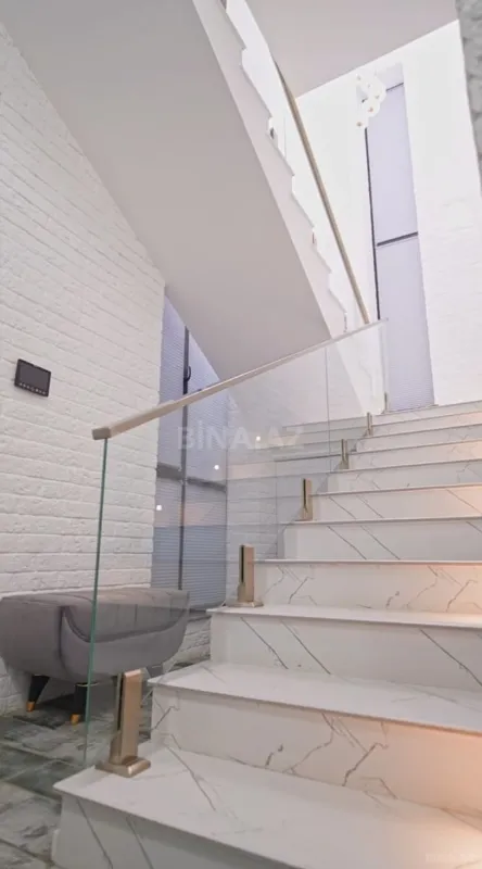 Kirayə verilir 5 otaqlı həyət evi 220 m²