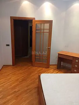 Kirayə verilir 3 otaqlı mənzil 150 m²