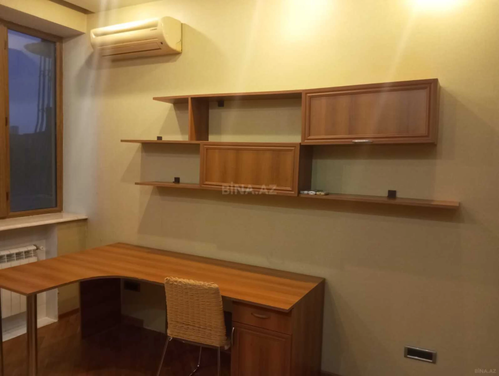 Kirayə verilir 3 otaqlı mənzil 150 m²