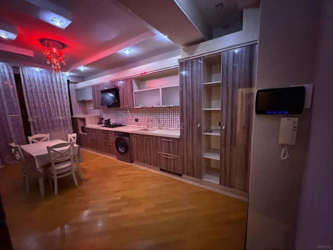 Kirayə verilir 3 otaqlı mənzil 132 m²