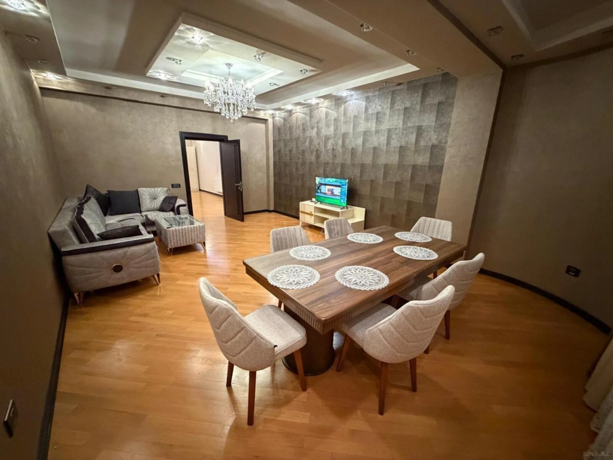 Kirayə verilir 3 otaqlı mənzil 132 m²