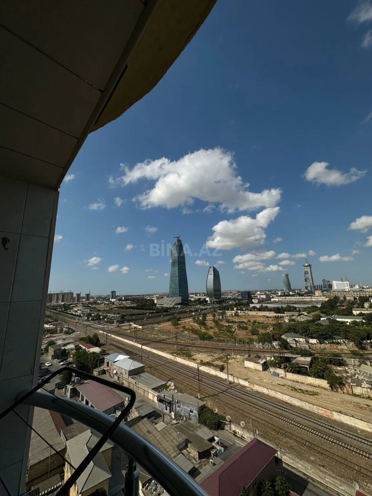 Satılır 3 otaqlı mənzil 101 m²