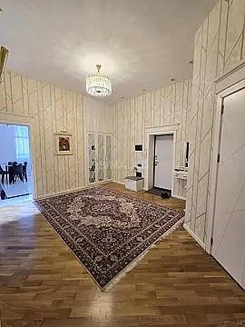 Kirayə verilir 3 otaqlı mənzil 130 m²