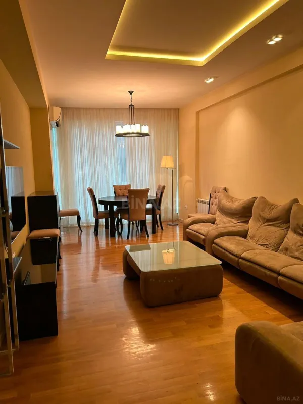 Kirayə verilir 2 otaqlı mənzil 90 m²