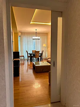 Kirayə verilir 2 otaqlı mənzil 90 m²