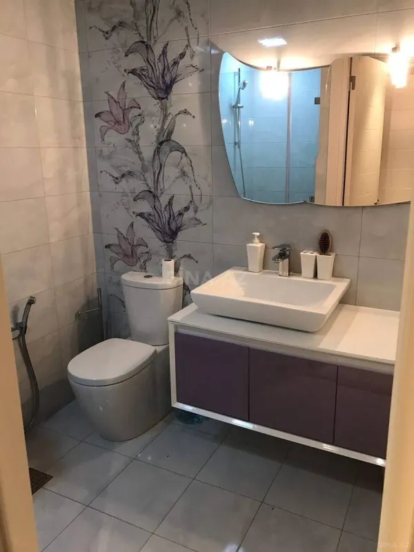 Kirayə verilir 2 otaqlı mənzil 90 m²