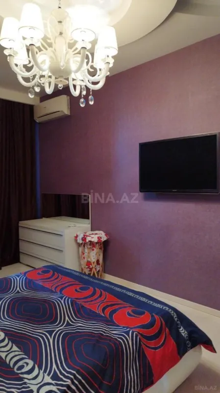 Kirayə verilir 2 otaqlı mənzil 90 m²