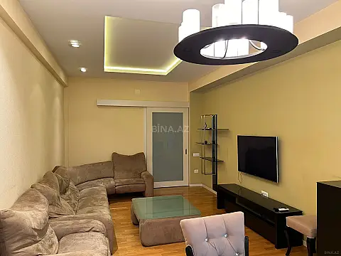 Kirayə verilir 2 otaqlı mənzil 90 m²