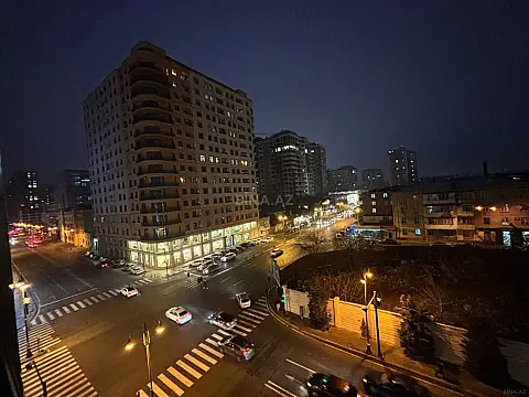 Kirayə verilir 3 otaqlı mənzil 117 m² — Bakı, İnşaatçılar 3 otaq 117.00 m²