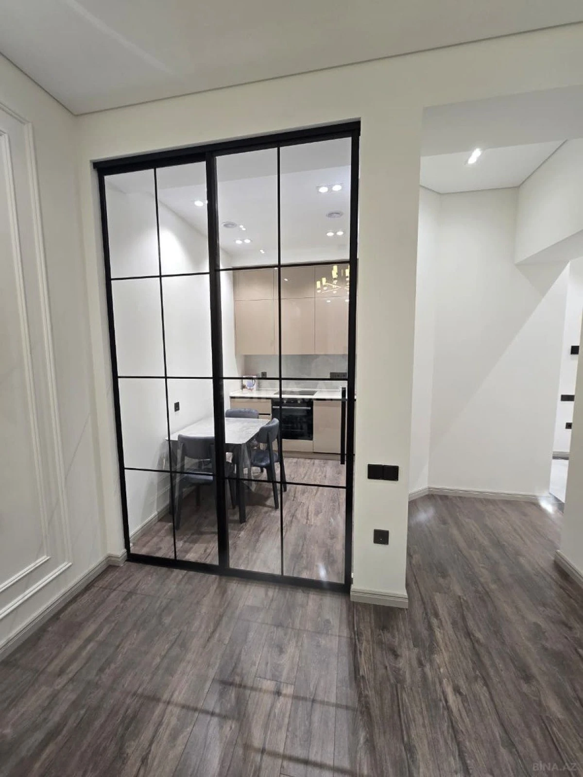 Kirayə verilir 3 otaqlı mənzil 117 m²