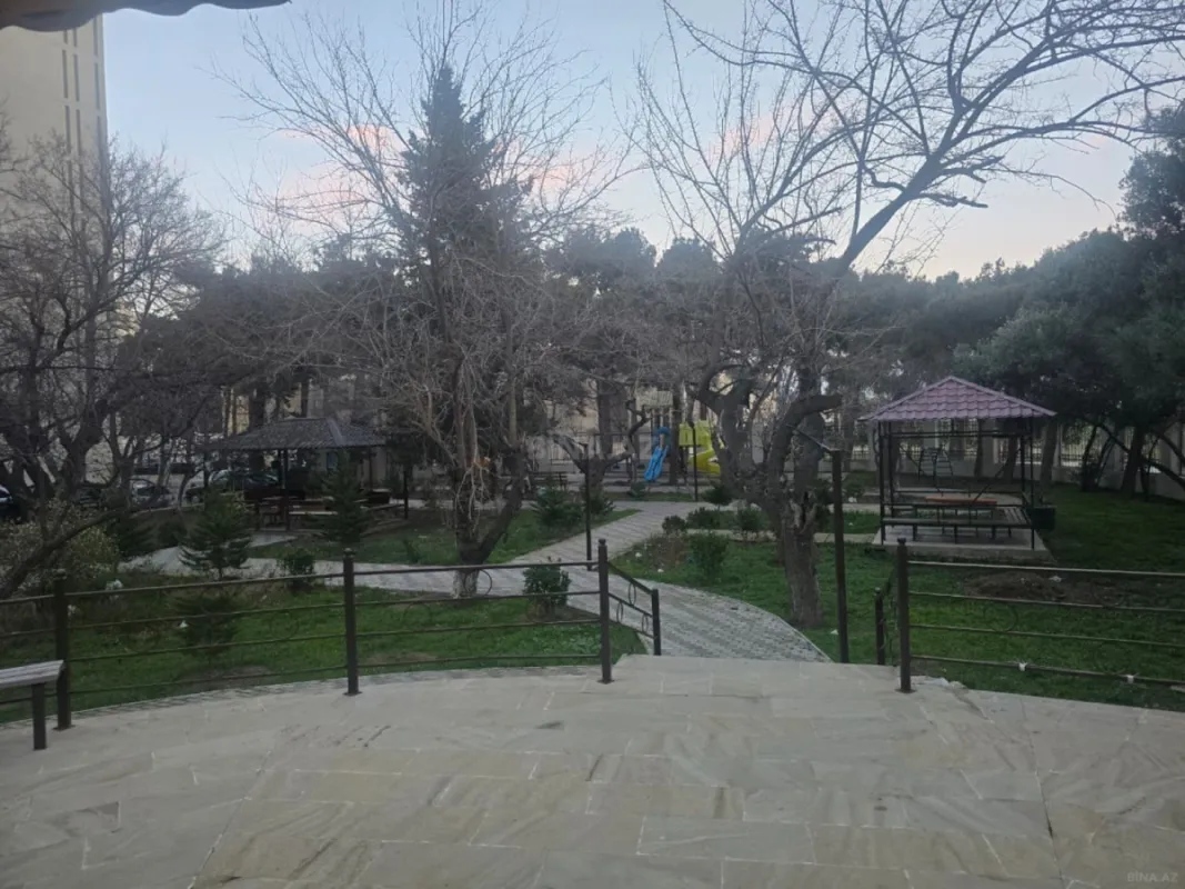 Kirayə verilir 3 otaqlı mənzil 117 m²