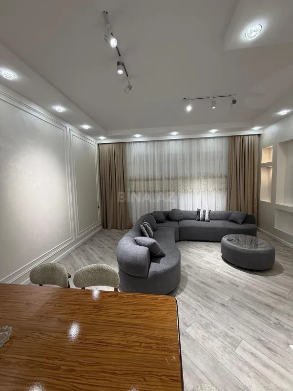 Kirayə verilir 5 otaqlı həyət evi 360 m²