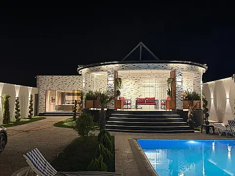 Kirayə verilir 5 otaqlı həyət evi 360 m²