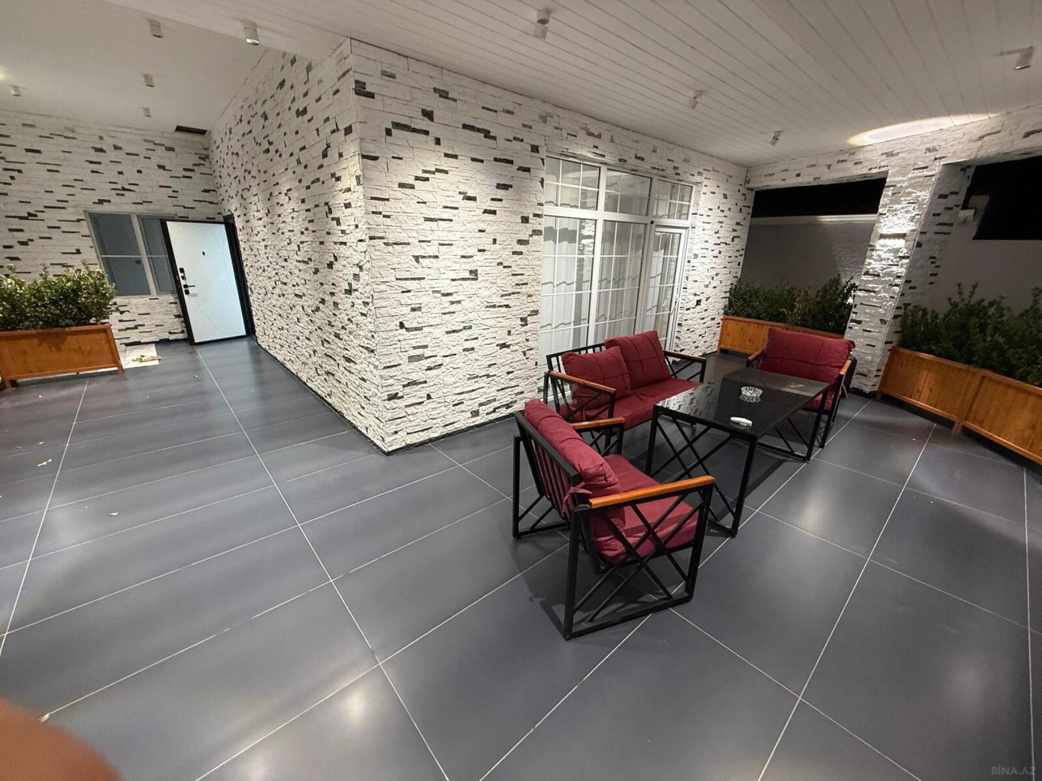 Kirayə verilir 5 otaqlı həyət evi 360 m²