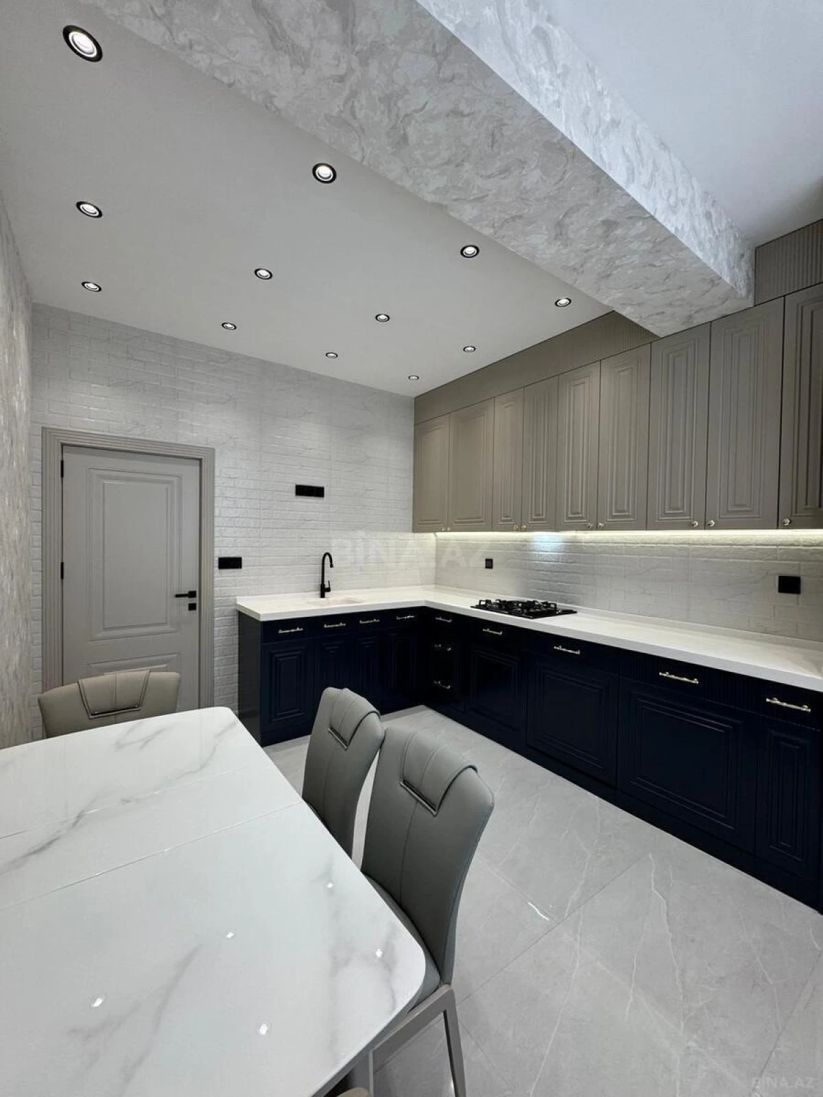 Satılır 2 otaqlı mənzil 80 m²